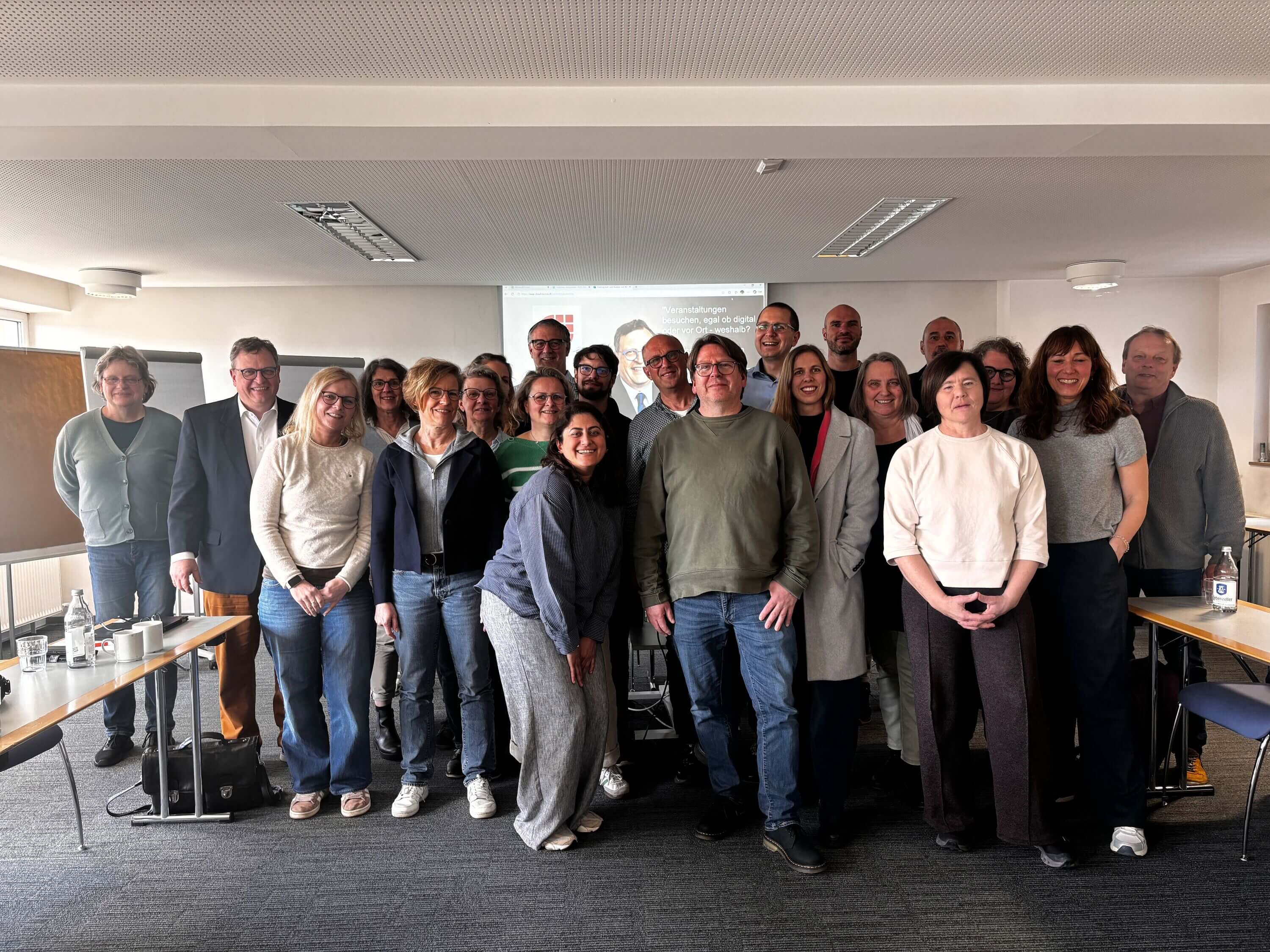 Gruppenbild von EAA-Beraterinnen und Beratern